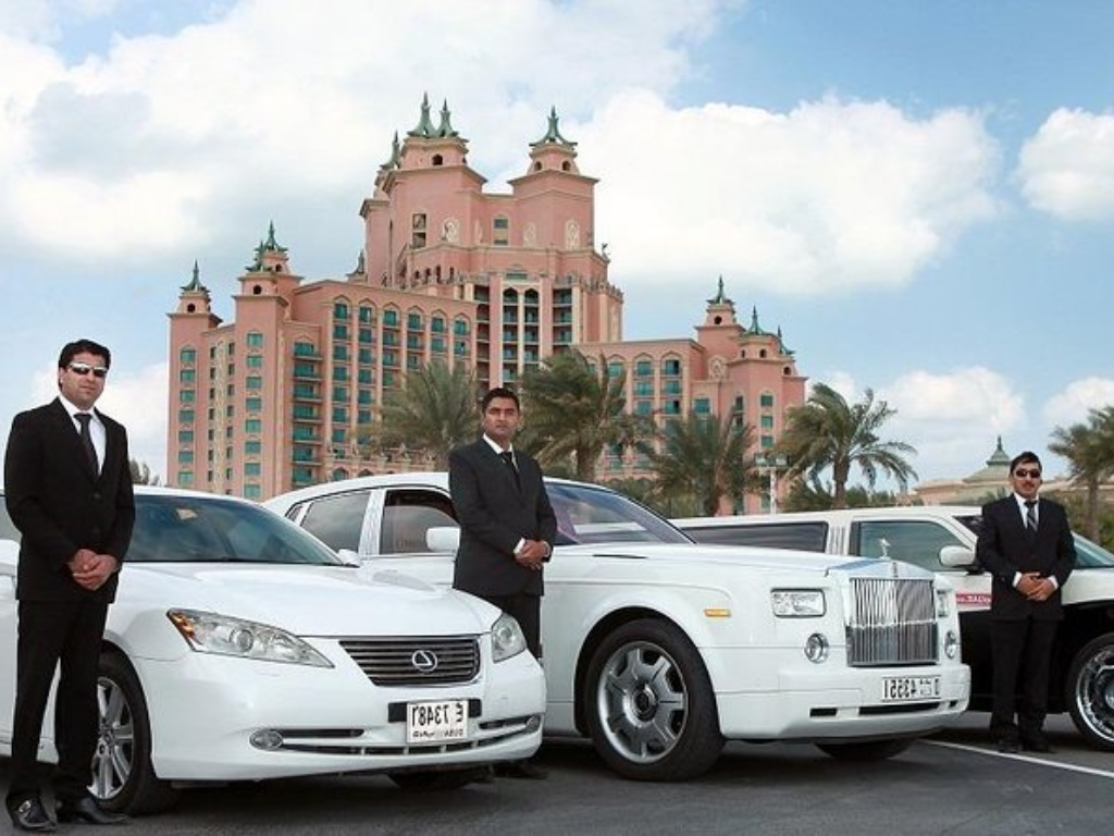 What is Pay Per Minute Chauffeur Service in Dubai